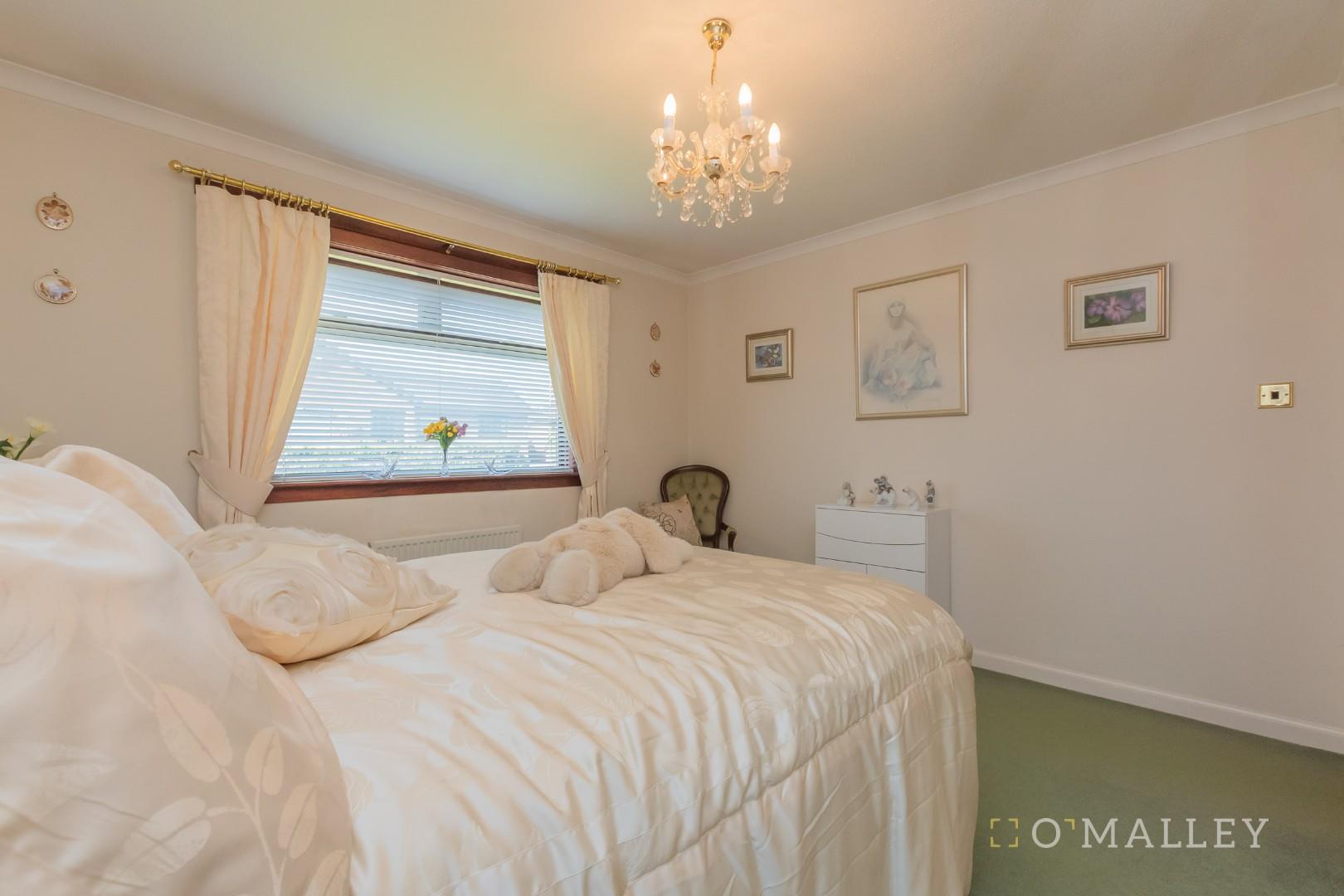 20. Bedroom 1 3.jpg